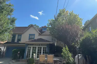 Image de Charming 1910 Governors home is a 2 block distance to the center of Prescott.