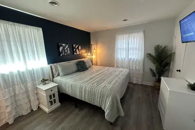 Image de Newly Renovated - 5minutes /Downtown