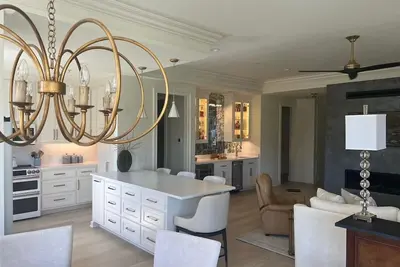 Image de Newly remodeled, comfortable 3-bedroom condo with golf course views of Cco!