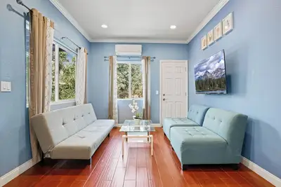 Image de Newly Built 2br Home Close to Disneyland Fun