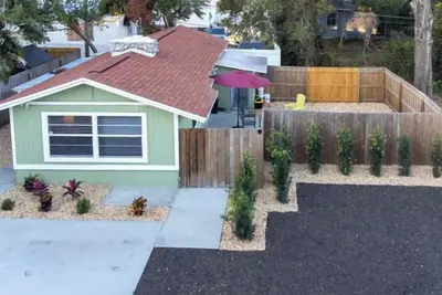 Image de Casita Verde, Secluded Cottage 2 houses from Pinellas Trail and 3 Blocks to Gulf