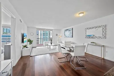 Image de The Club 2020 Duplicate · Supber unit, centrally located with parking