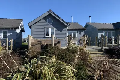 Image de A luxury 2 bed beach house or lodge that sleeps 6 guests in 2 bedrooms