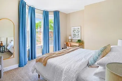 Image de Walnut Hills 6-Bd Mansion! Minutes from downtown