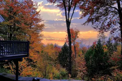 Image de Secluded Mountain Retreat: 5 Mins to Stratton Skiing, Sauna, Firepit, Views