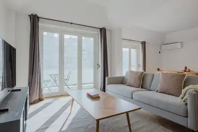 Image de Blueground | Alvalade, washer, a/c, furniture