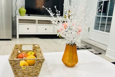 Image de Cozy 2 Br suite close to Airport, Crdt V hosptl in a hilly setting in Mississauga