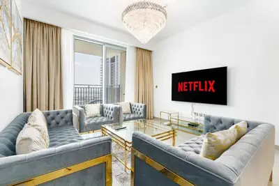 Image de 17 Icon Bay Creek Hrbr · Getaway home Dubai Creek Harbour