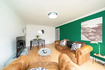 Image de Ellaburn - 3 bed w/ parking