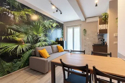 Image de Design Apartment with Garden