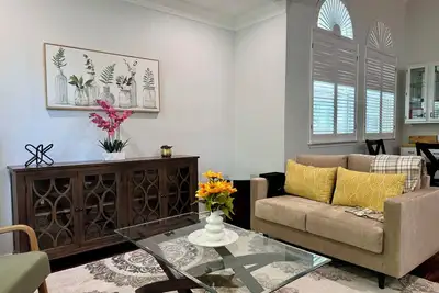 Image de Central w/ gym, hot tub, game