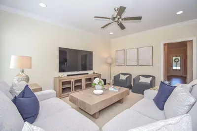 Image de New! Auburn condo that sleeps 8! Comes w/gameday parking pass!
