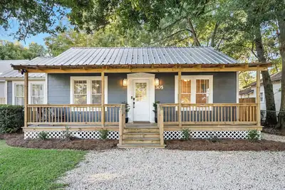 Image de Sportsplex. PetFriendly. Owa. GasGrill. Foosball. FullyFencedYard