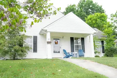 Image de Family-Friendly Furnished Home in Downtown Durham