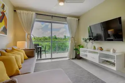 Image de \"Stylish 2-bedroom\/ tranquil atmosphere\/Beach\/Pool. \"