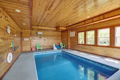 Image de Expansive Lodge w/ Pool, Theater & Views