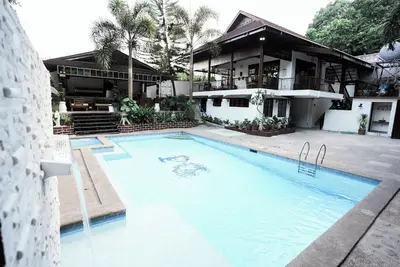 Image de Rustic getaway near Tagaytay City with Pool