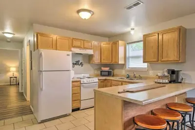 Image de Pet-Friendly West Plains Home Near Downtown! \n