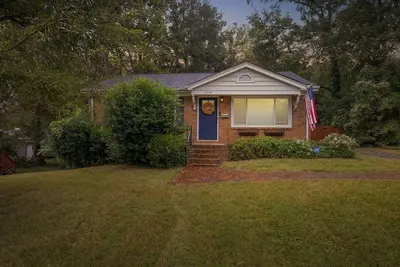 Image de Near Plaza Midwood, Bojangles Coliseum, & 15 to Dt