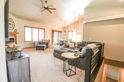 Image de Serene Golf Course Home Getaway with Hot Tub