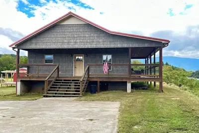 Image de Delaneice Riverside Cabins