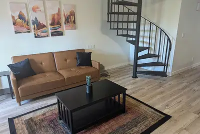 Image de Newly updated Tempe Townhome, Centrally located, near the airport and Az mills