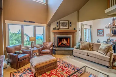 Image de Spacious and Close to Ski Lifts Family Friendly Condo at Solitude on Okemo