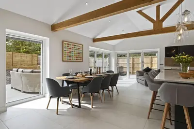 Image de This luxurious old school house with hot tub, perfect for 8 guests