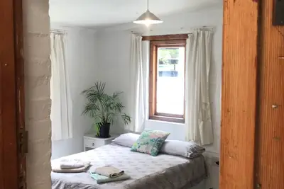 Image de Superbe chambre dans une maison de surf