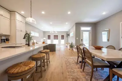 Downtown Indy | Modern Build | 3br & 3ba