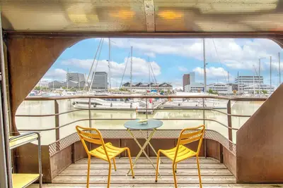 Image de Appartement 'Suites 1900 Art Deco Et Sixities' avec vue sur lac, Wi-Fi et climatisation