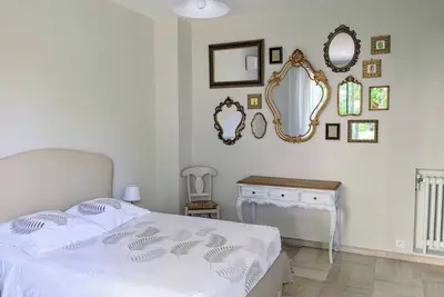 Image de Spacieux 2 pièces entre Nice et Cannes, avec la plage à 400m.