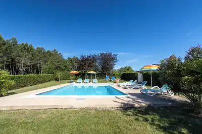 Image de Gîte à la Campagne – Escapade relaxante avec piscine à Ginestet