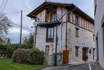 Image de Maison \"Zadorra Etxea Casa\" avec vue sur la montagne, terrasse privée et Wi-Fi