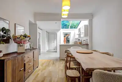 Image de Pass the Keys | Peaceful Boutique Period home Didsbury