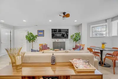 Image de New Listing! Modern Design 2bd Garden Condo Near United Center by AllSet Turnover