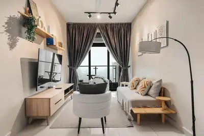 Image de Cozy Apartment w/Stunning Klcc View, 1-Min Walk to Lrt, Netflix & Prime Location