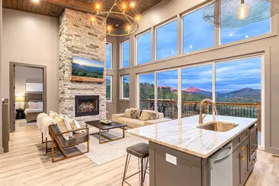 Image de Gorgeous Lux Pool cabin Incredible Views