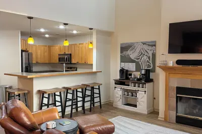 Shanty Creek Condo, Ski In/Out, on 18th Green, Short Walk to Lodge, Pool Pass