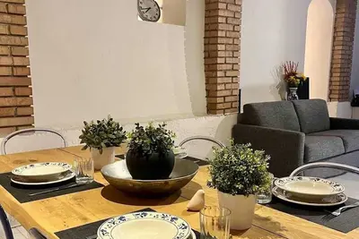 Image de Accogliente Loft Immerso nel Centro Storico di Serravalle