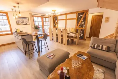 Image de Rioumajou 1 · 232 · Appartement 12/14p - Piscine - Plein centre St Lary