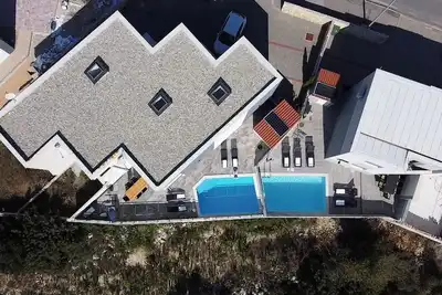 Image de Apartments for 12 with 2 pools Sunny & Luka