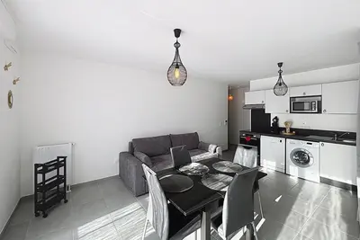 Image de Charmant appartement proche plage avec balcon et parking privé