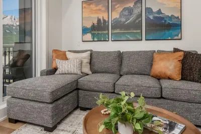 Image de Golden Peaks - Roof Top Hot Tubs - Parking