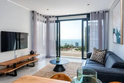 Image de Luxury Bellagio 302 with Sea Views and Inverter