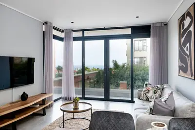 Image de Luxury Bellagio 002 with Sea Views and Inverter