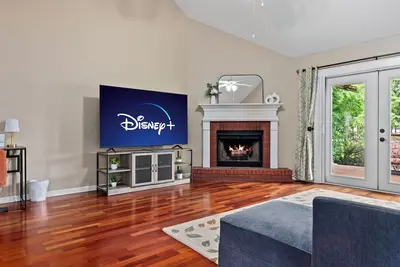 Image de 6 miles to Campus 4 to Rtj 1. 5 to Dt Opelika