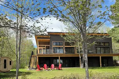 Image de Wonderful Winter Escape at Sunny Shores Lakehouse