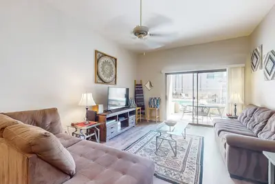 Image de Ground-floor condo with pool, hot tub, gas grill, & wifi