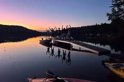 Image de The Beach House on Shaws Pond - gorgeous new home directly on the water